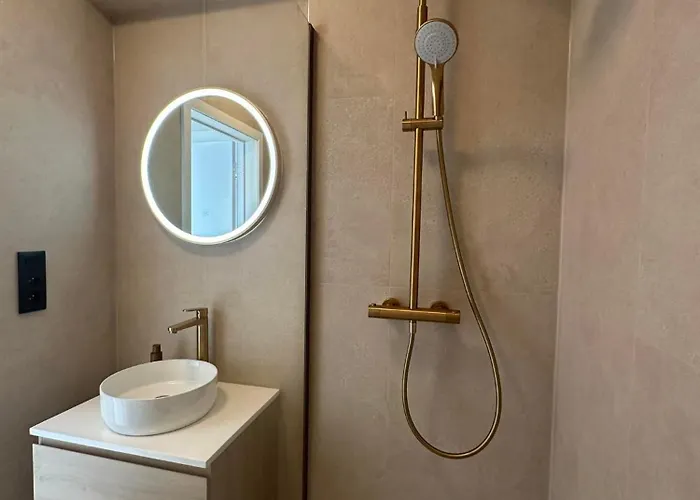 - Met Prachtig Zeezicht! *